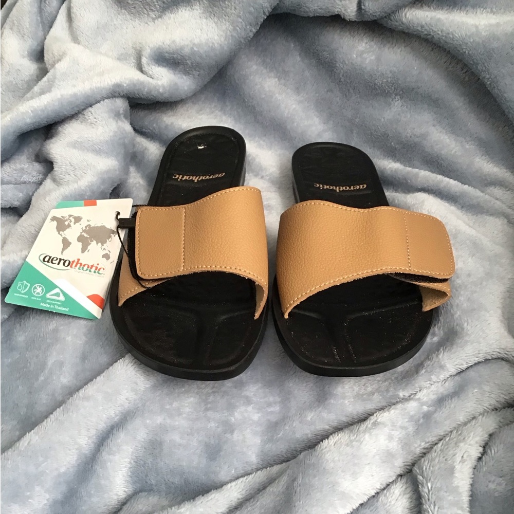 Aerothotic Women's Tan Sandals